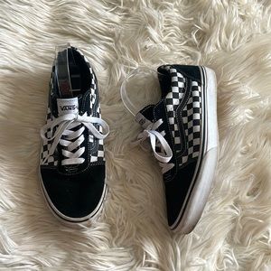 Vans classic black white checkered sz 7 youth or 8.5 lace woman’s sneakers shoes